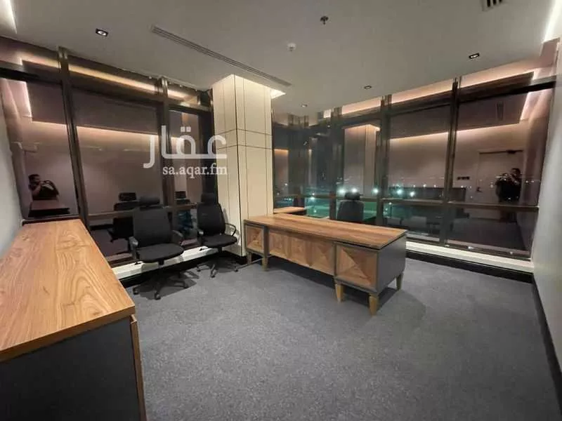 200 sqm office in Al Malqa 1