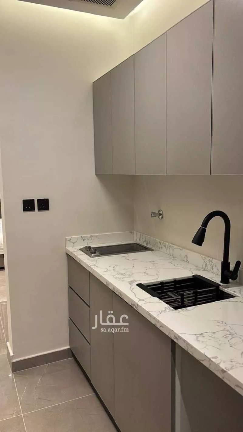 شقة 1 غرف في الملقا 3