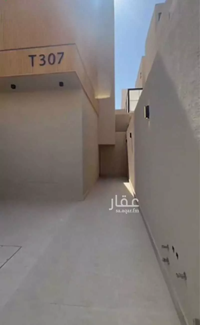 فيلا 4 غرف في الملقا 1