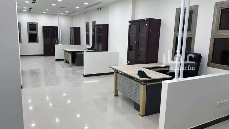 مكتب 1096 م² في العارض 2