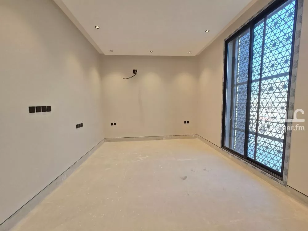 فيلا 5 غرف في الملك فيصل 4