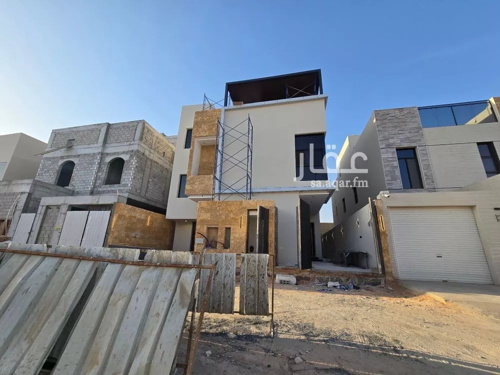 3 bedroom floor in Al Khaleej 2