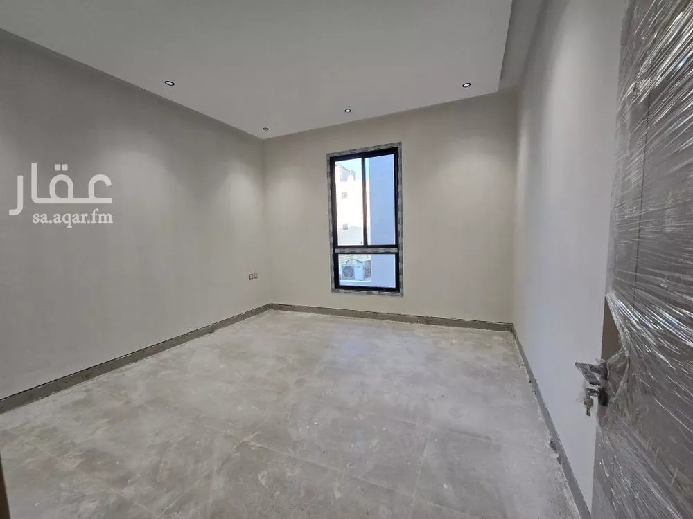 3 bedroom floor in Al Khaleej 4