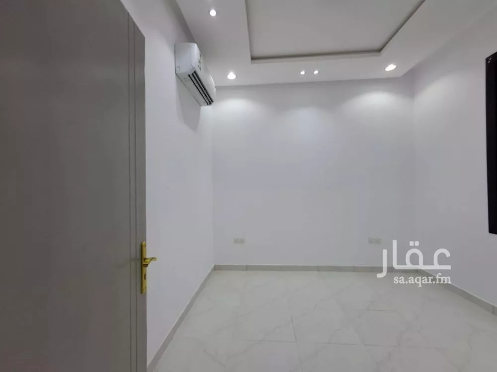 شقة 3 غرف في الرمال 5