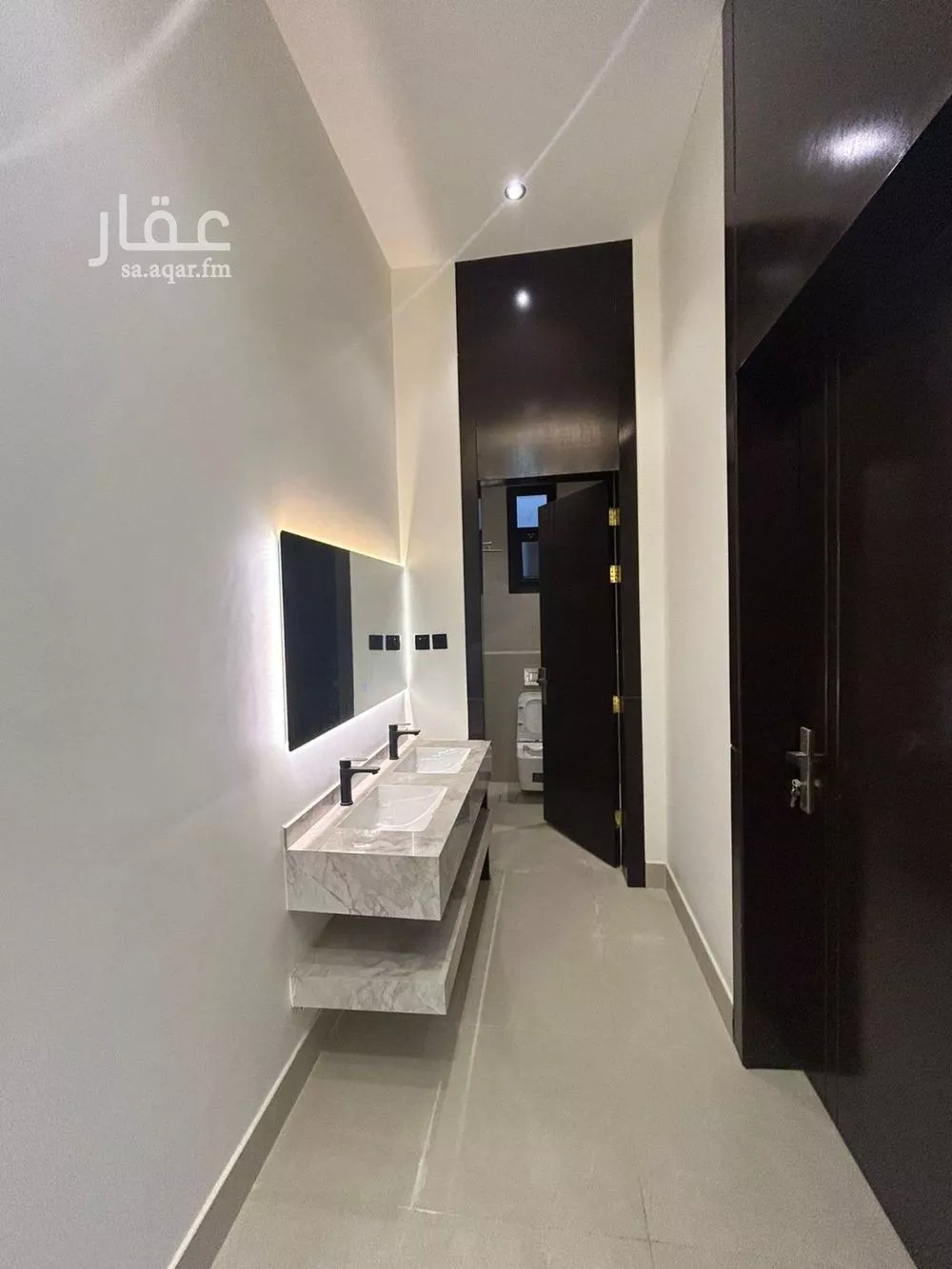 فيلا 5 غرف في العارض 2