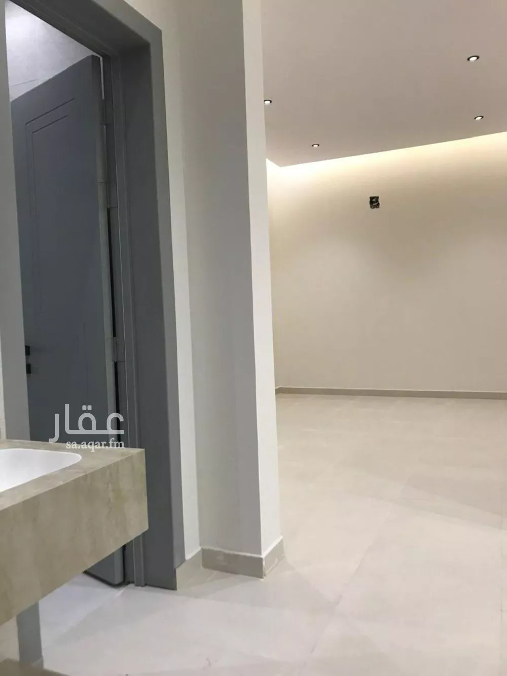 فيلا 7 غرف في عكاظ 4