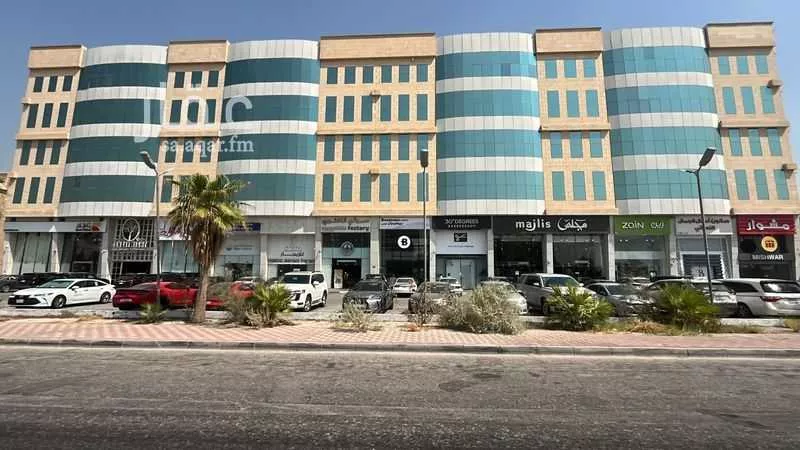 محل 195 م² في القصور 2