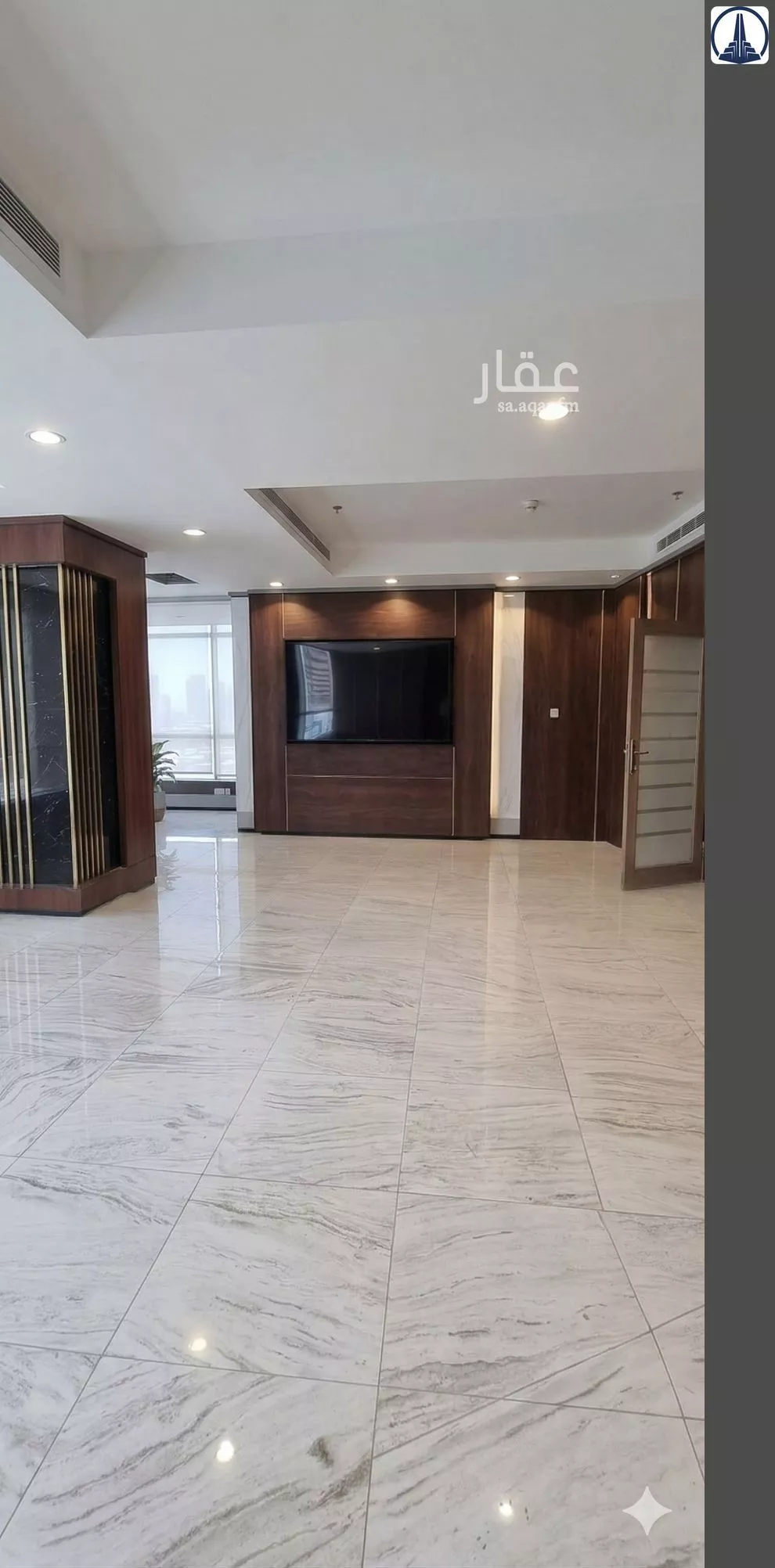 مكتب 3000 م² في الرويس 2