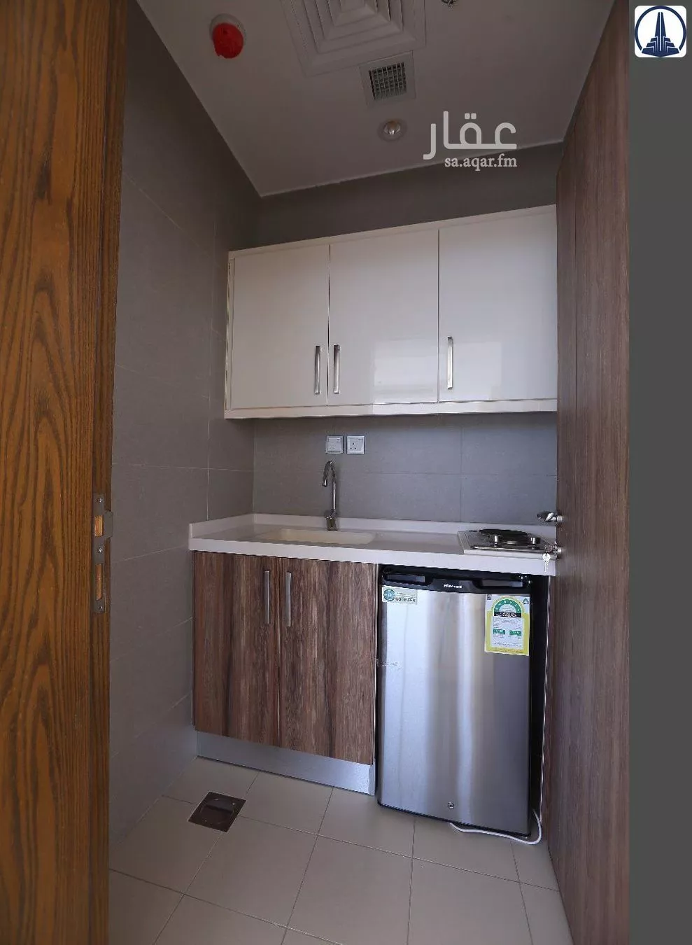 مكتب 3000 م² في الرويس 4