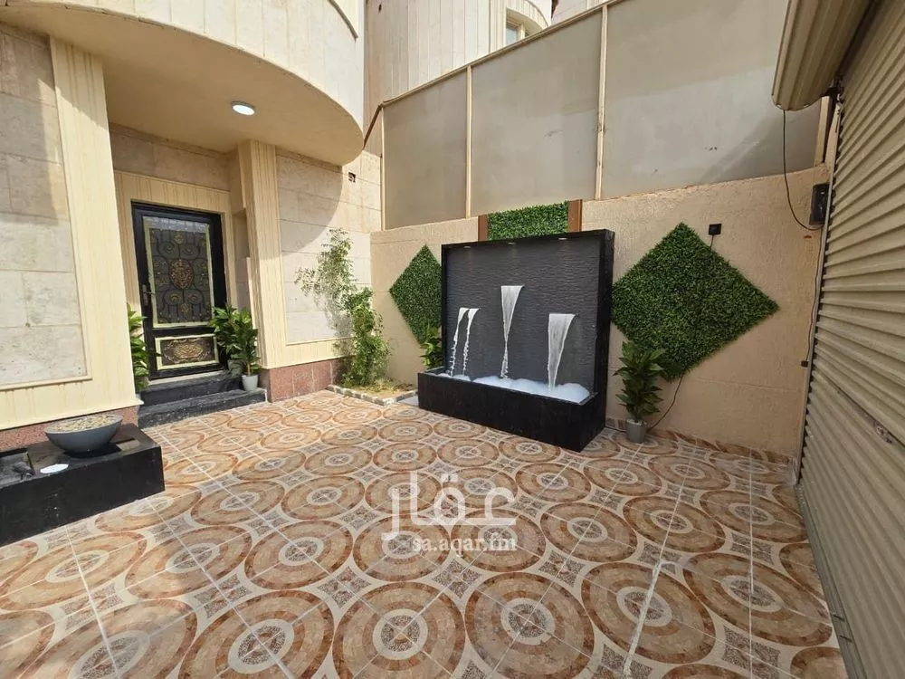 فيلا 8 غرف في ضاحية الملك فهد 4