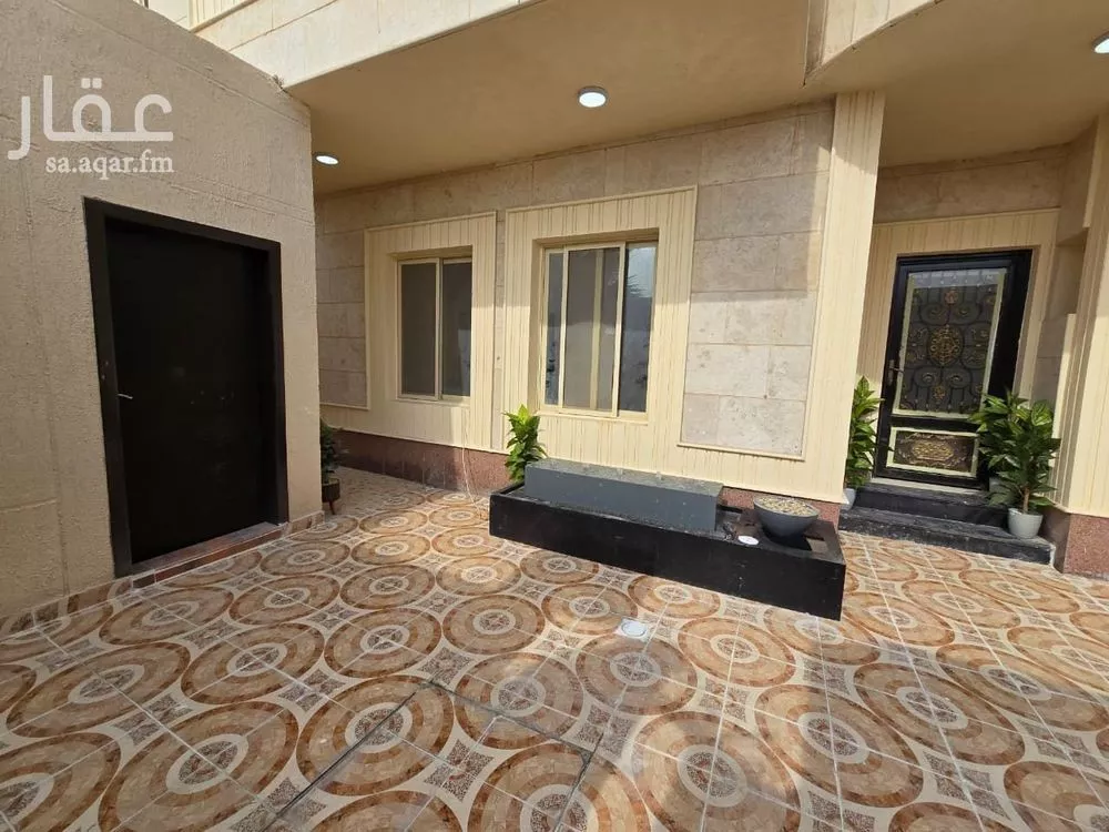 فيلا 8 غرف في ضاحية الملك فهد 5