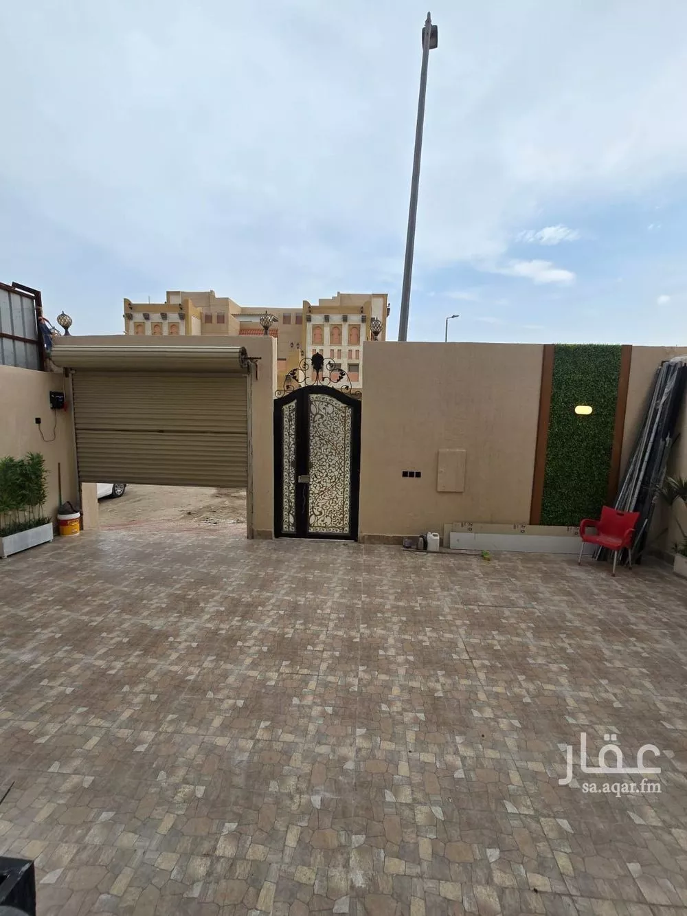 فيلا 8 غرف في ضاحية الملك فهد 5