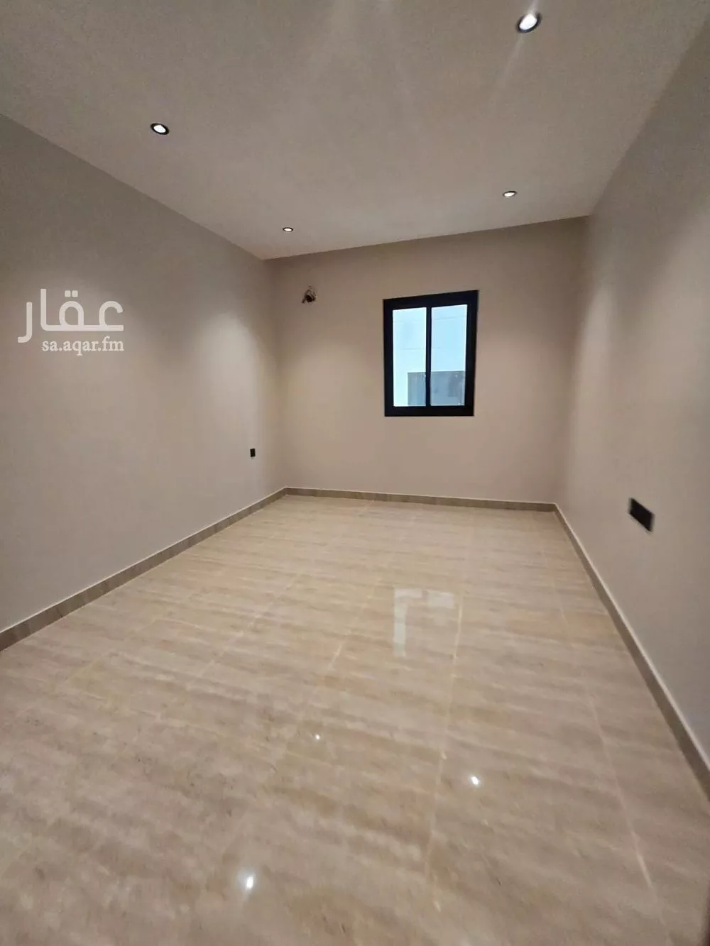 شقة 5 غرف في الندى 4