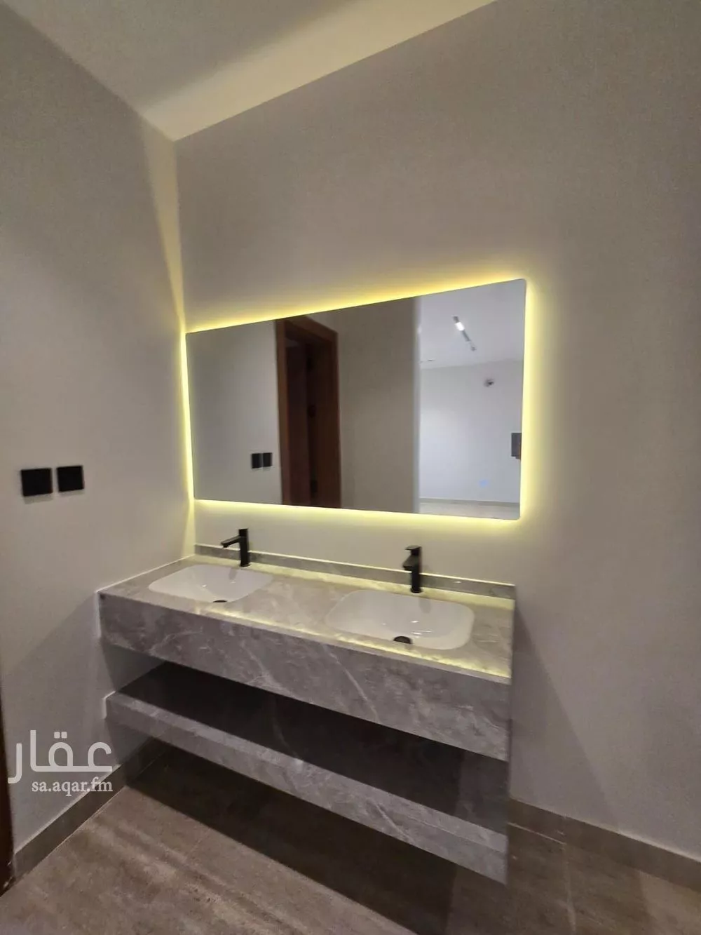 شقة 5 غرف في الندى 1