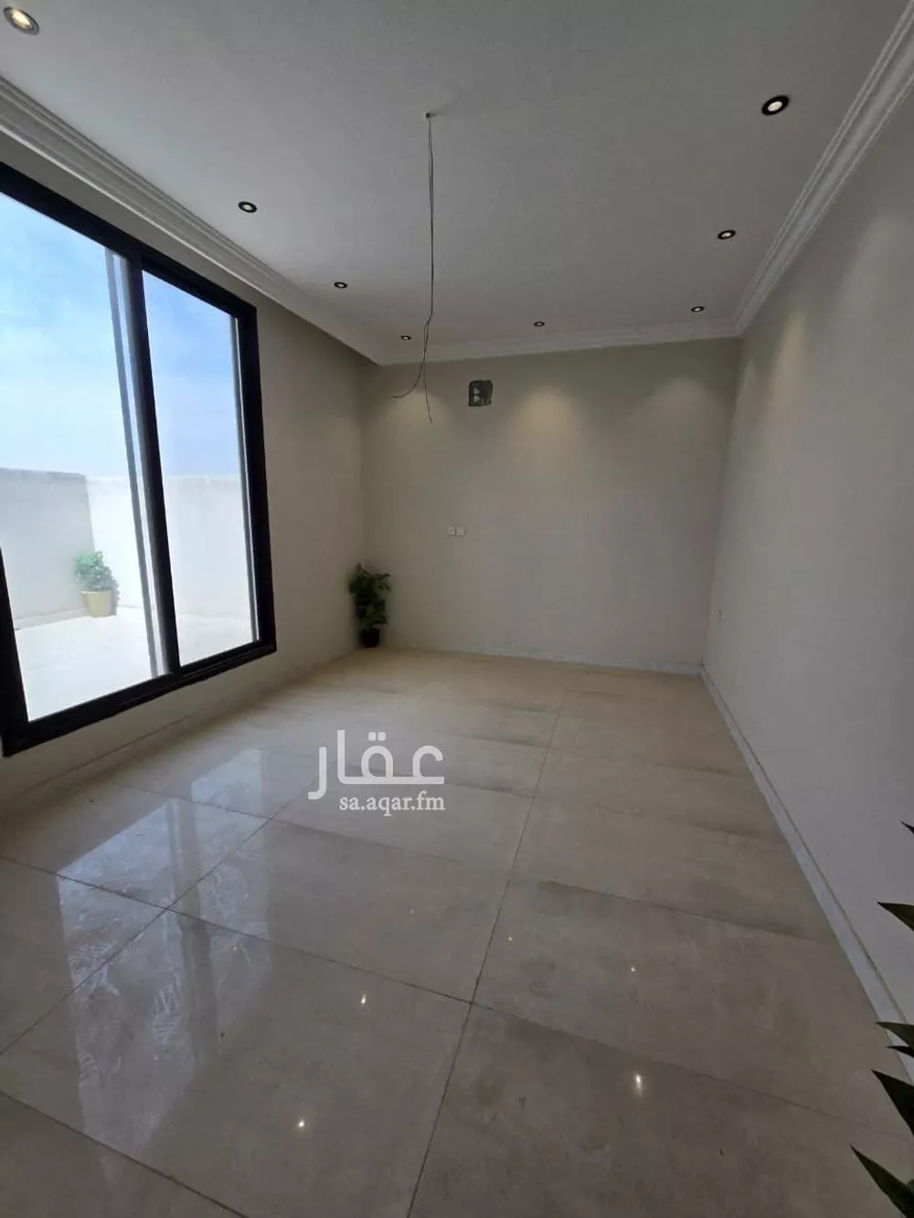 شقة 4 غرف في الحمرا 3