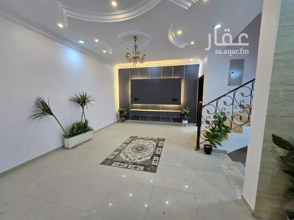 8 bedroom villa in Dahiat King Fahd 3
