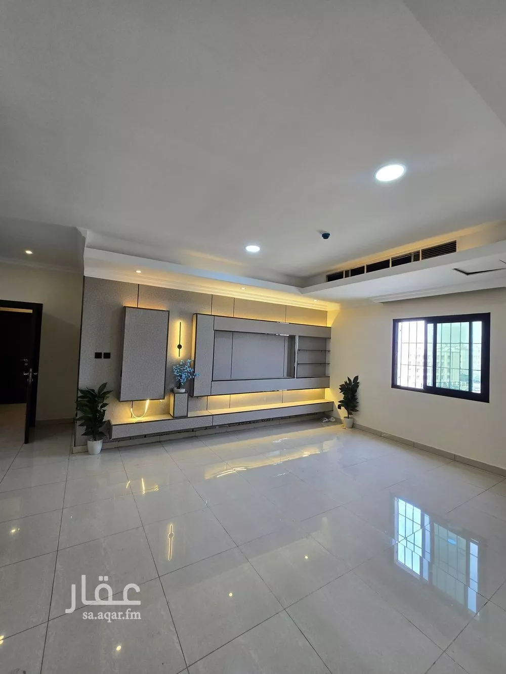 شقة 4 غرف في الحمرا 5