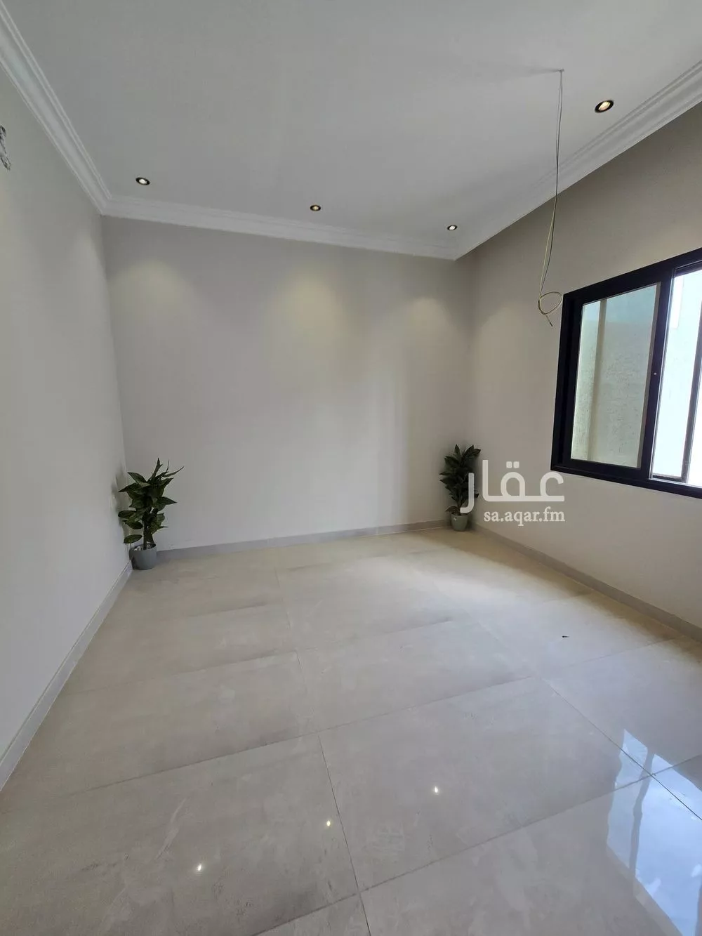 شقة 4 غرف في الحمرا 1