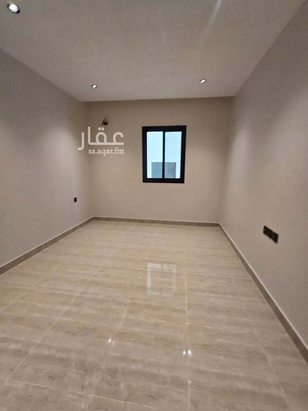 شقة 5 غرف في الندى 5