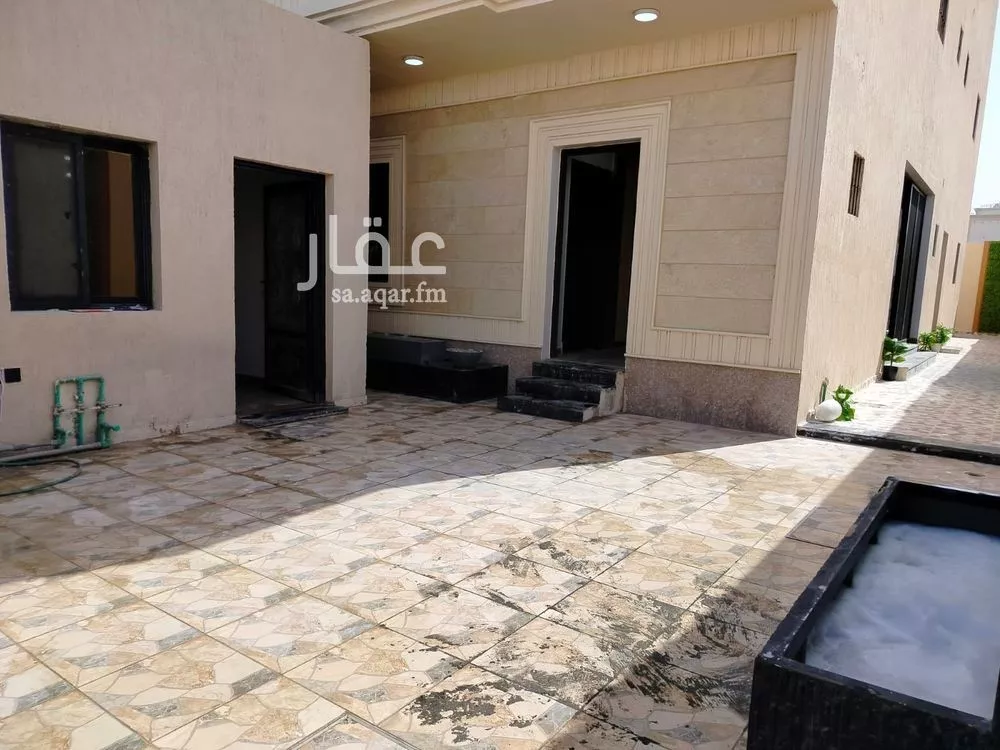 فيلا 8 غرف في ضاحية الملك فهد 3