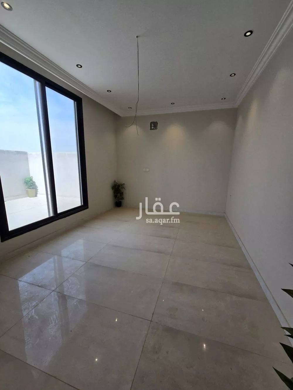 شقة 4 غرف في الحمرا 5