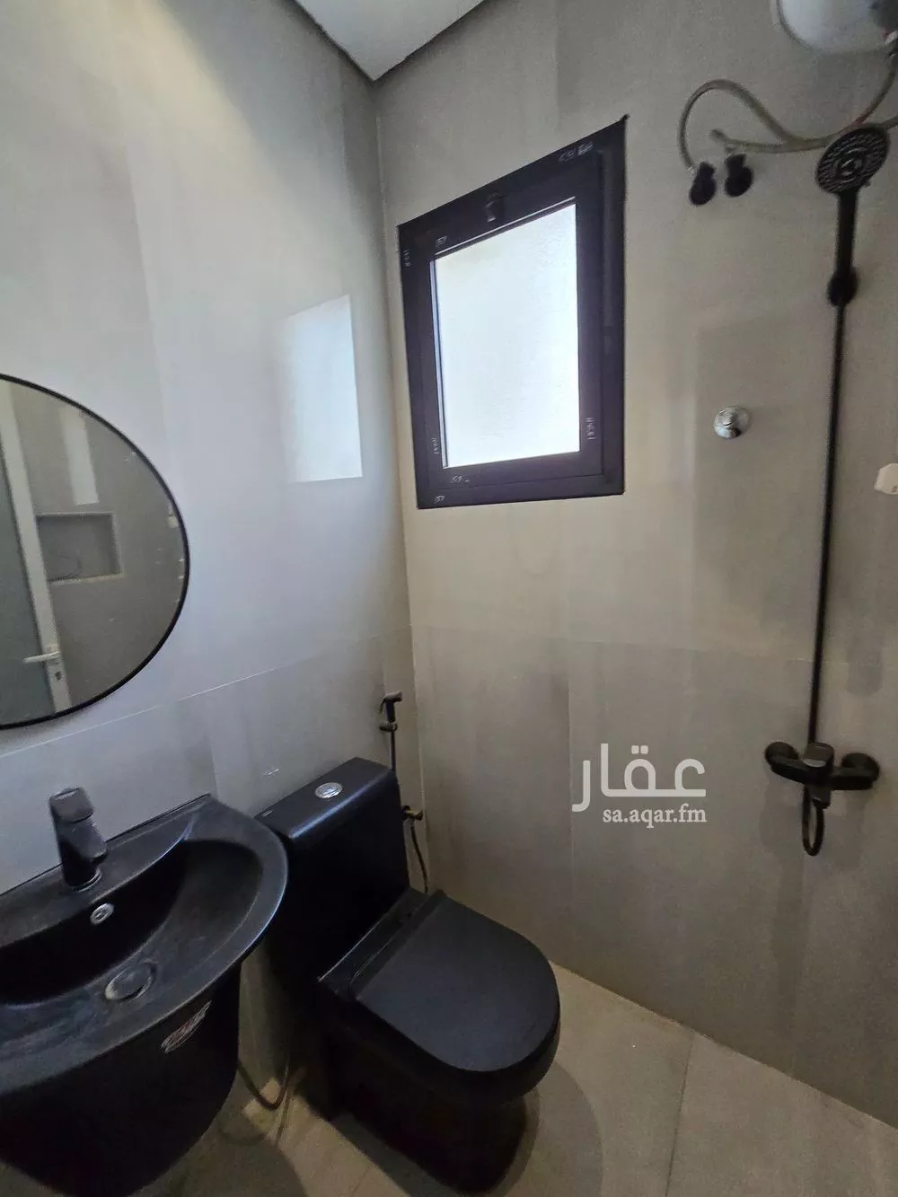 شقة 4 غرف في الحمرا 5