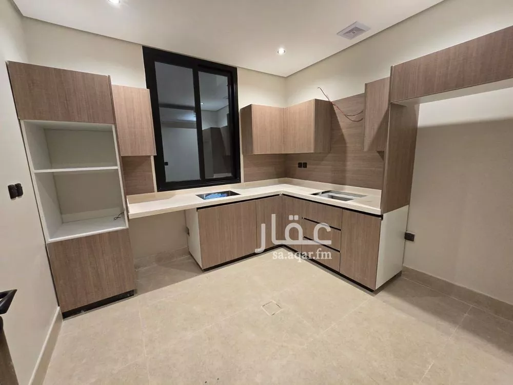 4 bedroom apartment in Al Hamra, Eastern Province 11