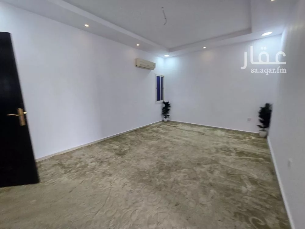 شقة 5 غرف في ضاحية الملك فهد 5