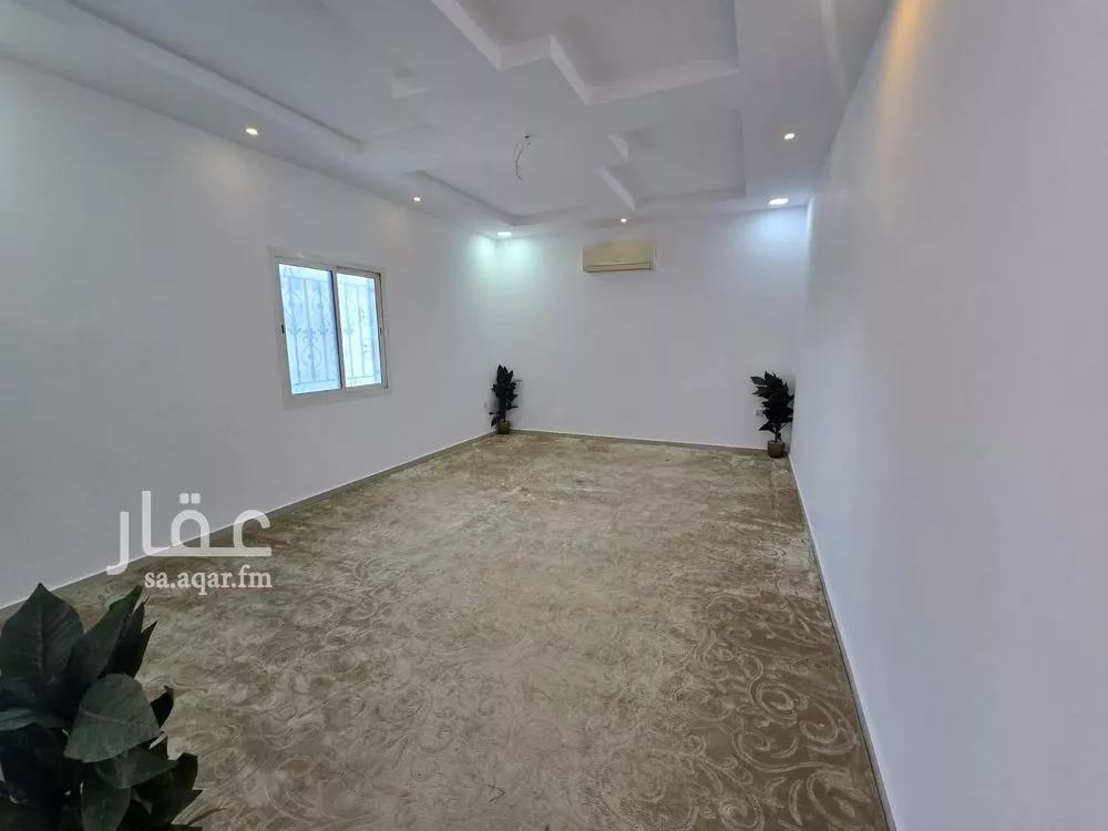 شقة 5 غرف في ضاحية الملك فهد 2