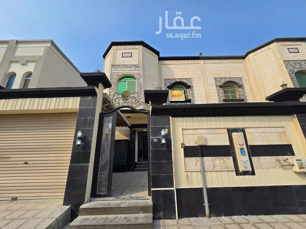 فيلا 8 غرف في ضاحية الملك فهد 5