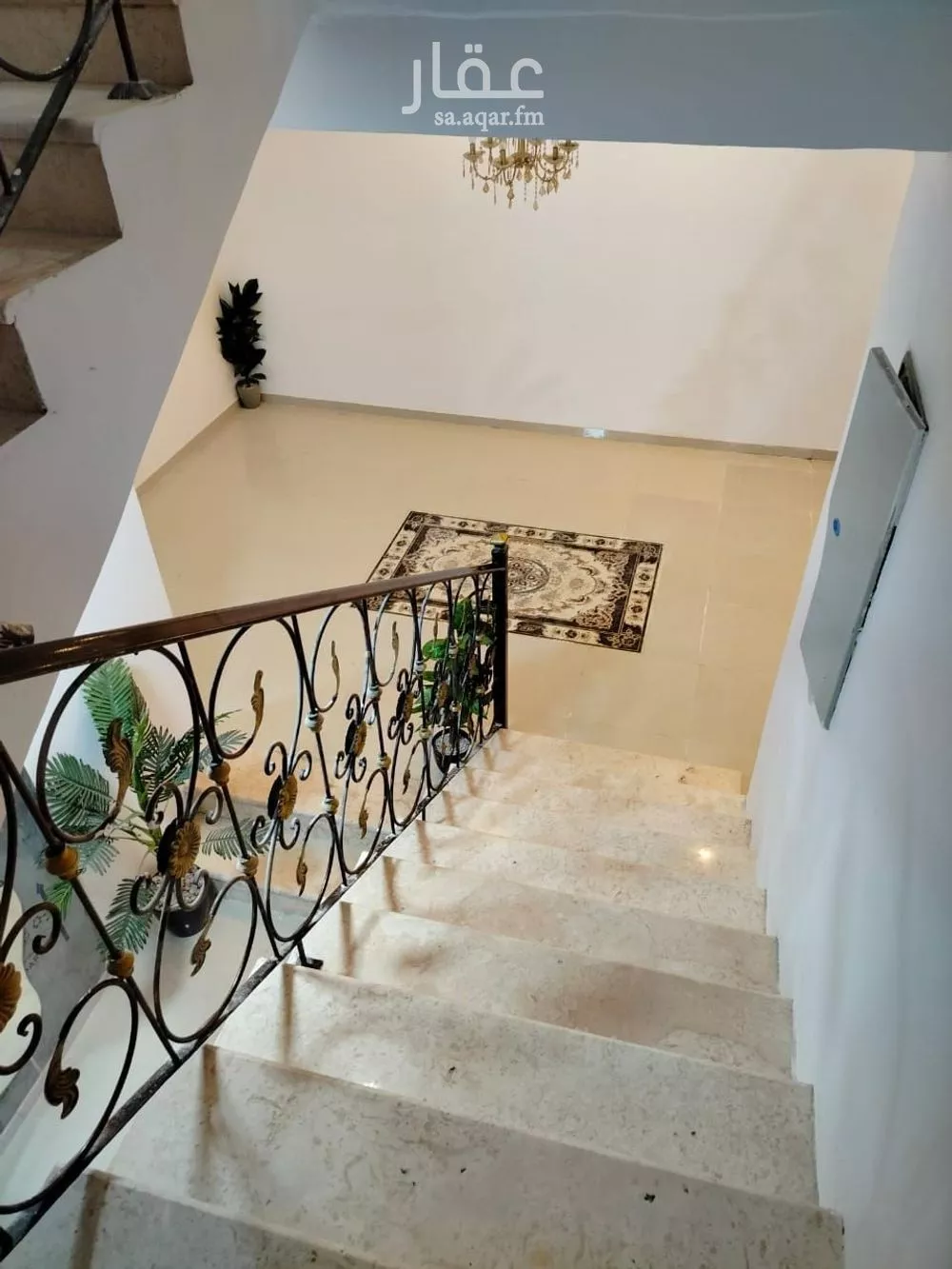 فيلا 8 غرف في ضاحية الملك فهد 4