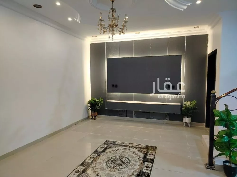 فيلا 8 غرف في ضاحية الملك فهد 2