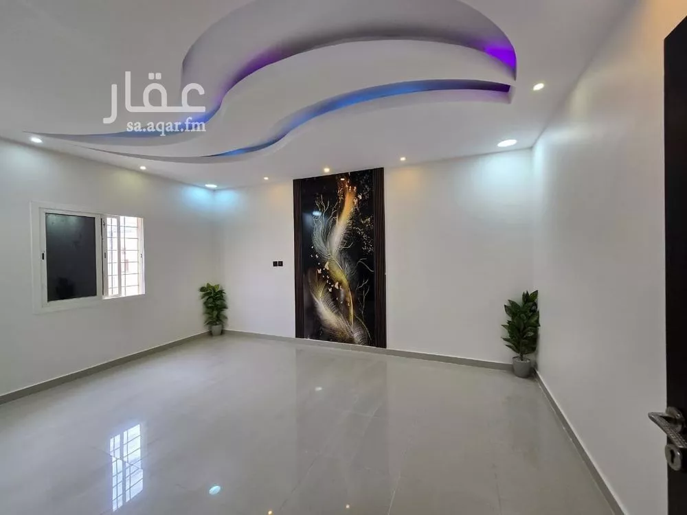 شقة 5 غرف في ضاحية الملك فهد 3