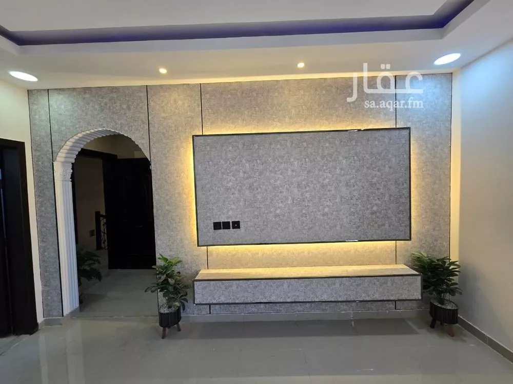 شقة 5 غرف في ضاحية الملك فهد 3