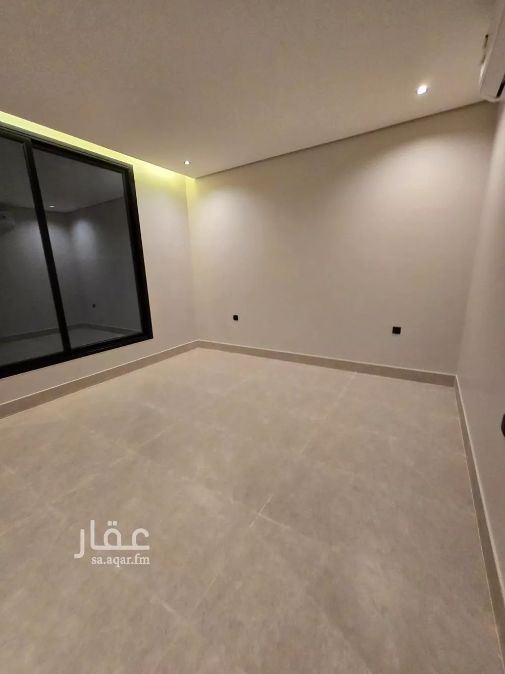 4 bedroom apartment in Al Hamra, Eastern Province 13