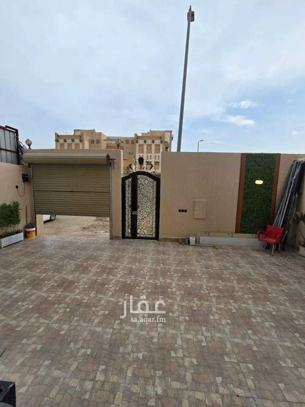 فيلا 8 غرف في ضاحية الملك فهد 5