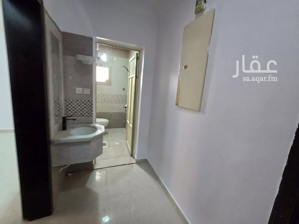 شقة 4 غرف في ضاحية الملك فهد 5