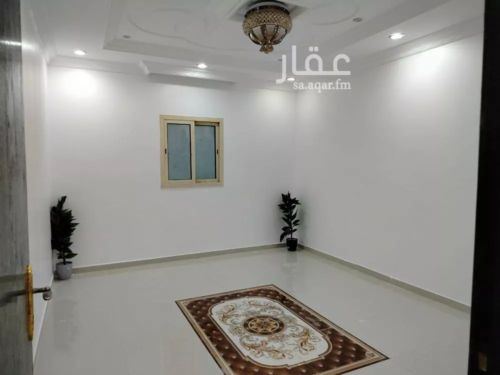 فيلا 8 غرف في ضاحية الملك فهد 3