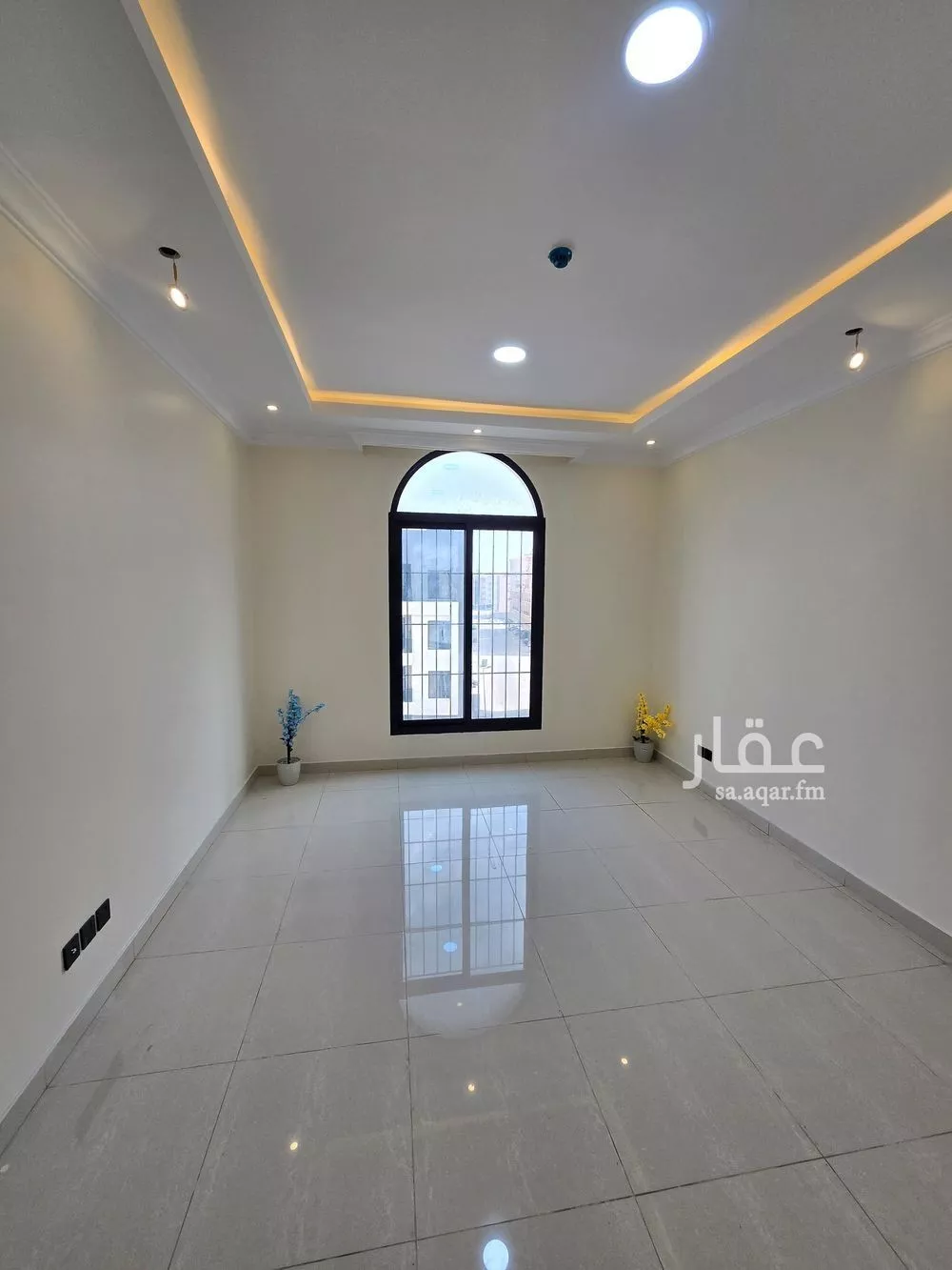 شقة 4 غرف في الحمرا 3