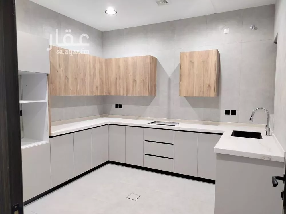 4 bedroom apartment in Al Hamra 5