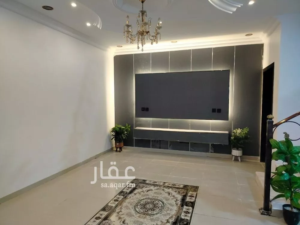 فيلا 8 غرف في ضاحية الملك فهد 3