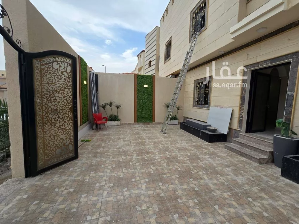 8 bedroom villa in Dahiat King Fahd 2