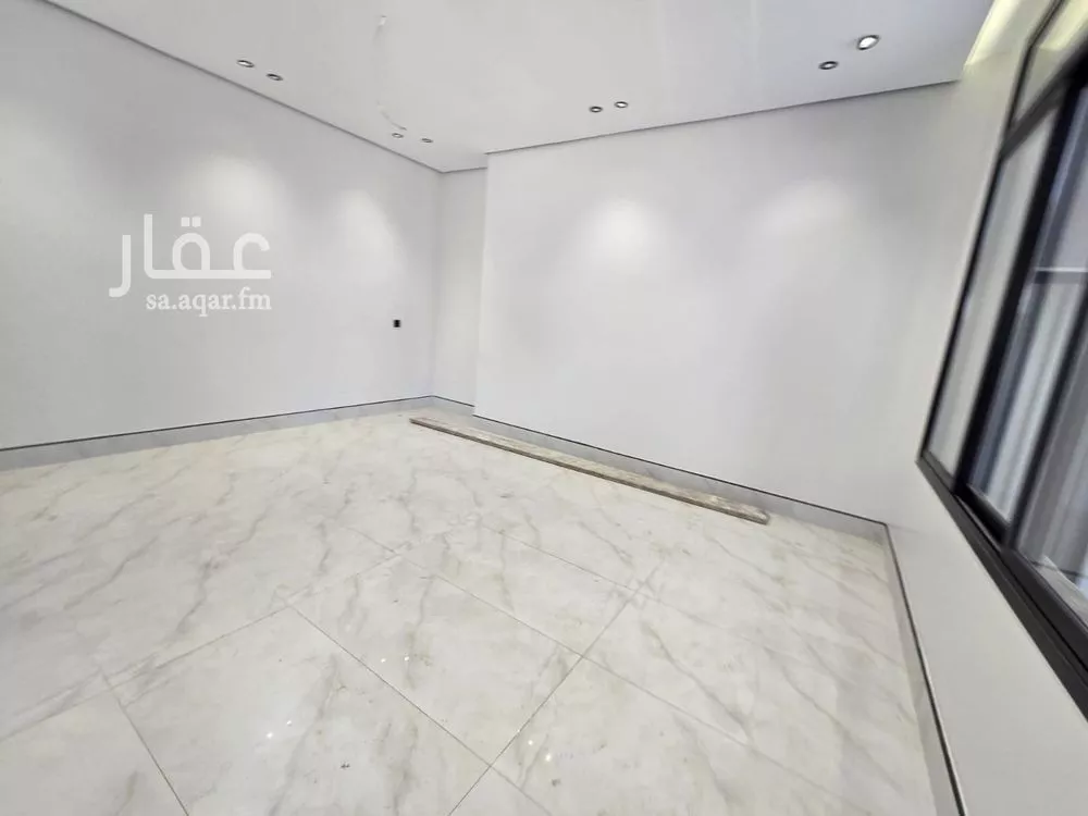 4 bedroom apartment in Dahiat King Fahd, Eastern Province 8