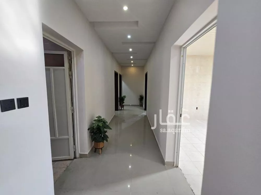 5 bedroom apartment in Dahiat King Fahd 5
