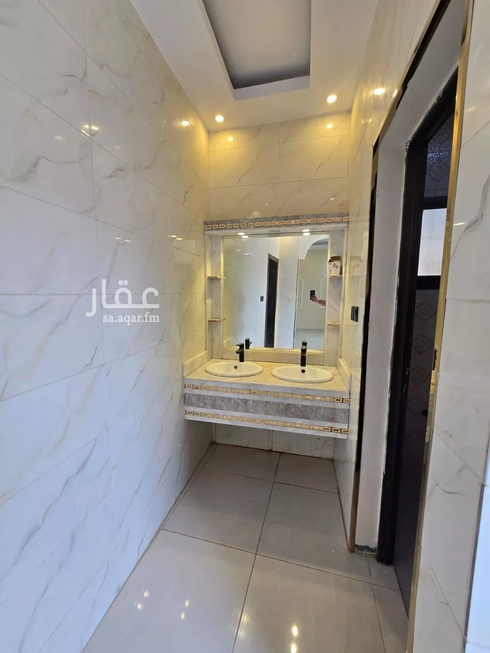 8 bedroom villa in Dahiat King Fahd 4