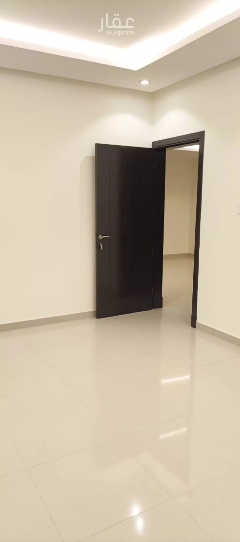 فيلا 4 غرف في العارض 3