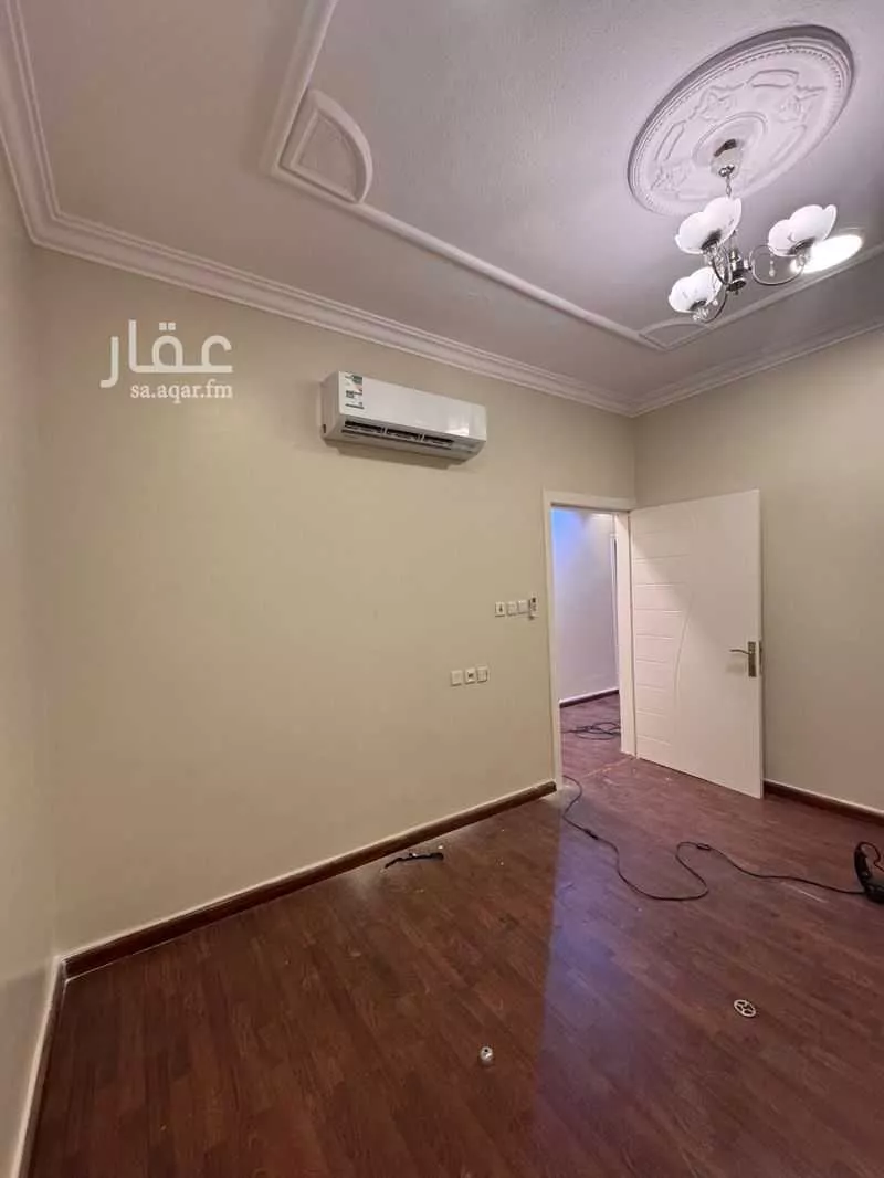 3 bedroom floor in Al Munsiyah 5