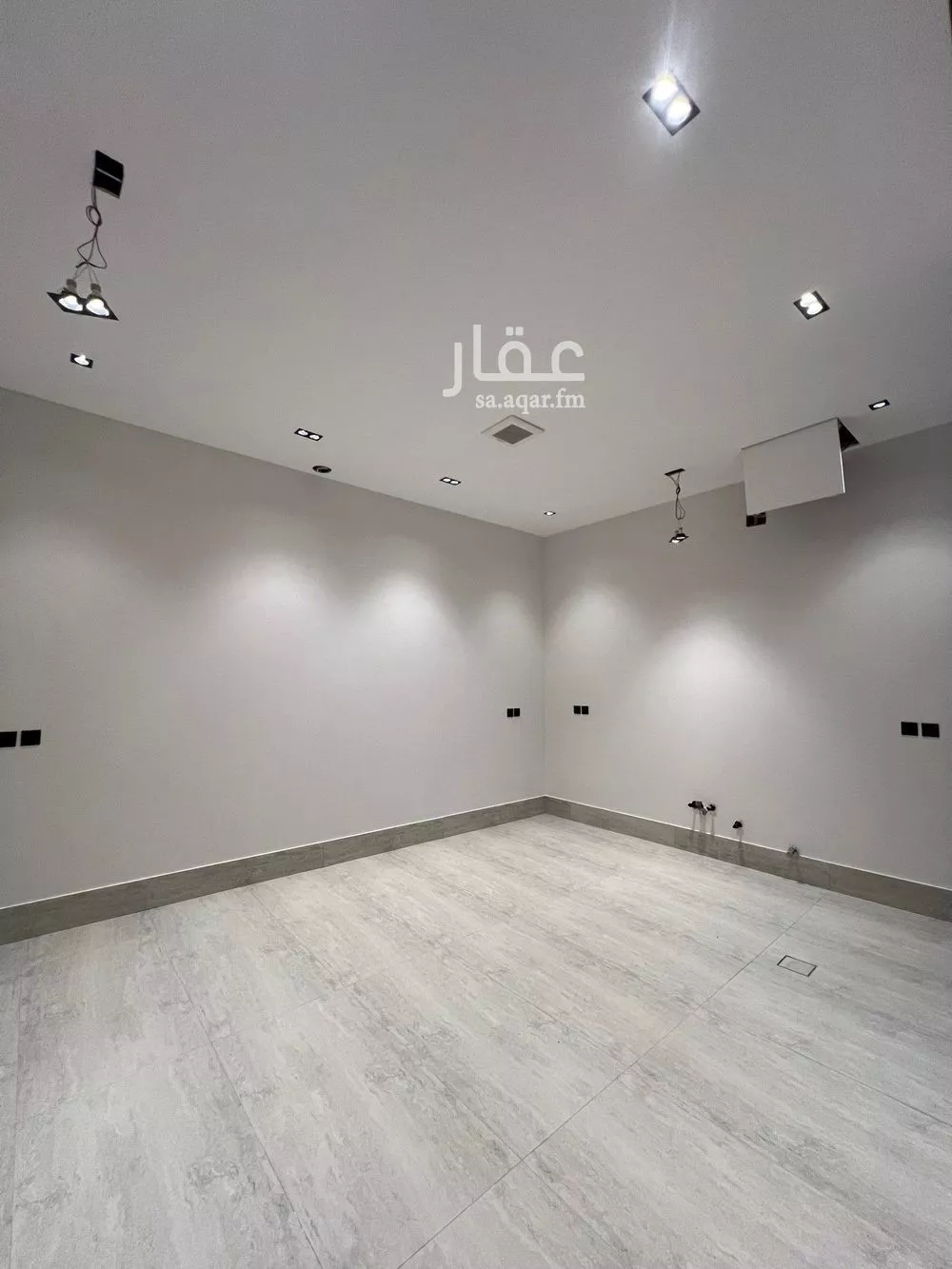 فيلا 6 غرف في الشرق 4