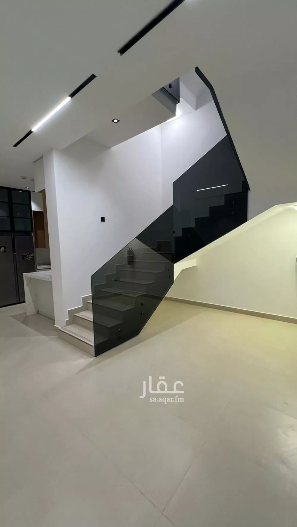 فيلا 9 غرف في العارض 1