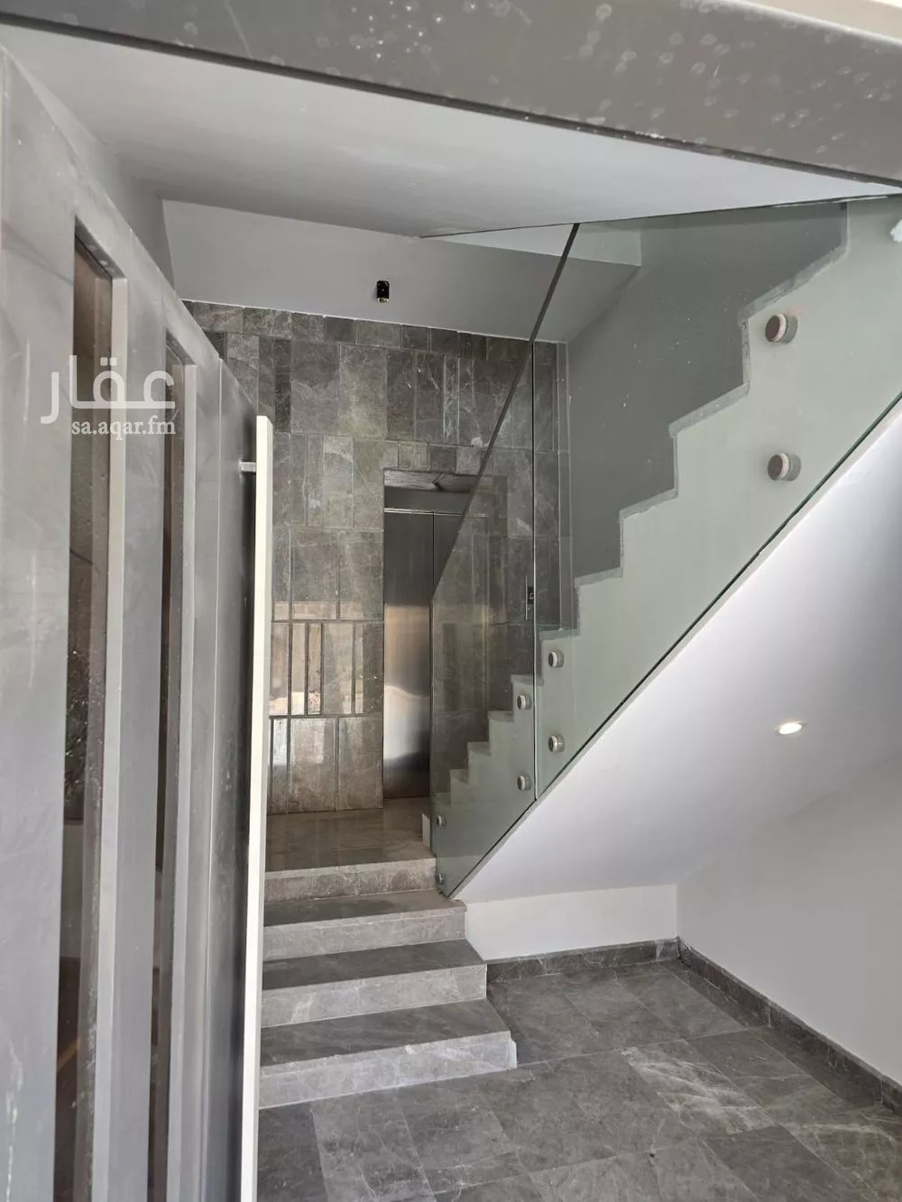 دور 5 غرف في العارض 4